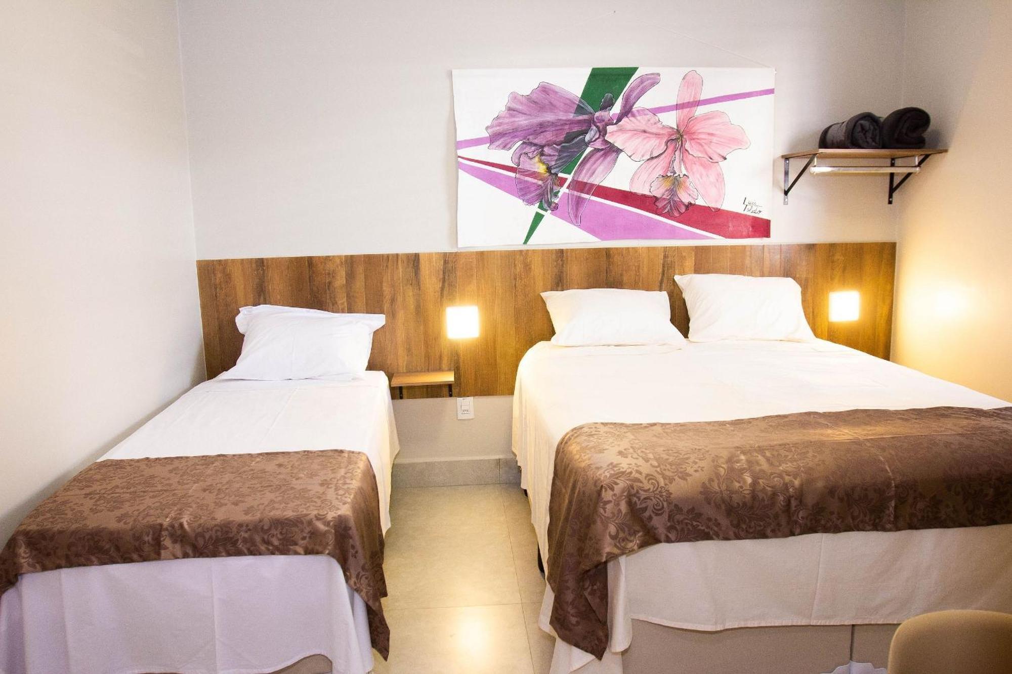 Fiori Suites Гояния Екстериор снимка